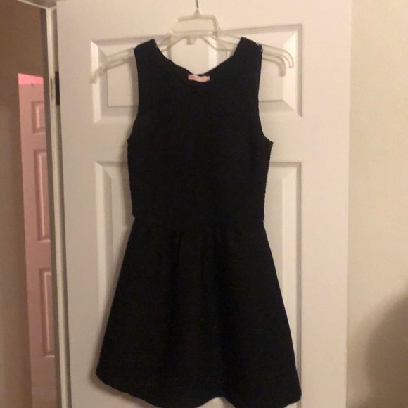 Black dress - Picture 1 of 3